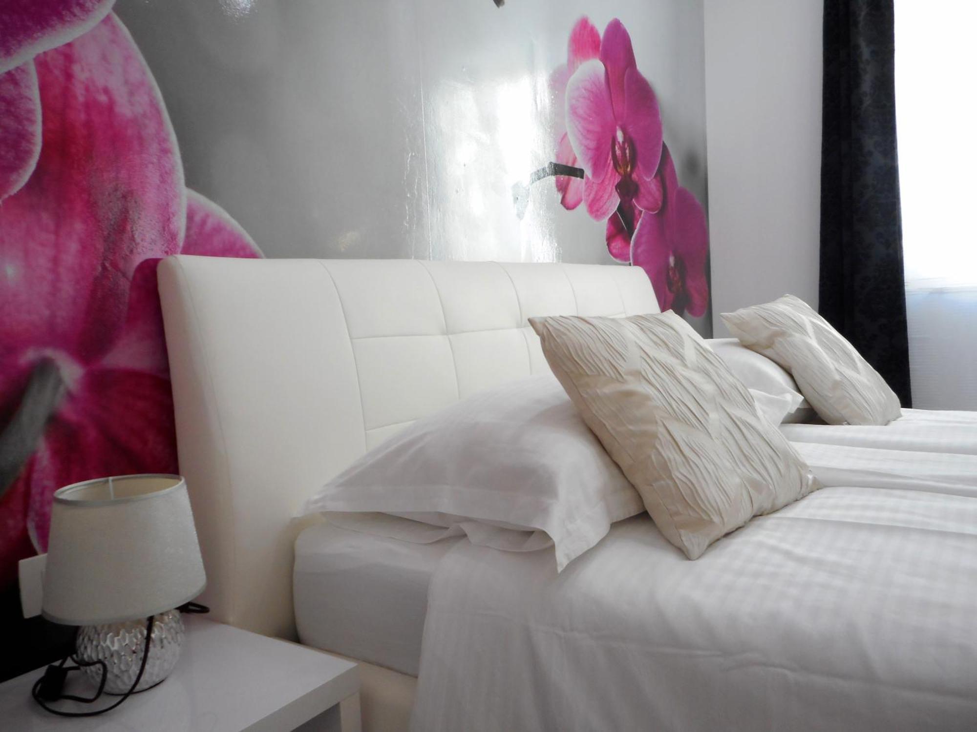 Palladium City Center Apartments Макарська Номер фото