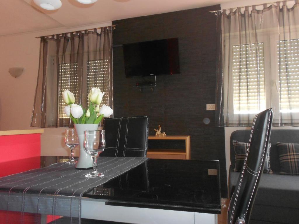 Palladium City Center Apartments Макарська Номер фото
