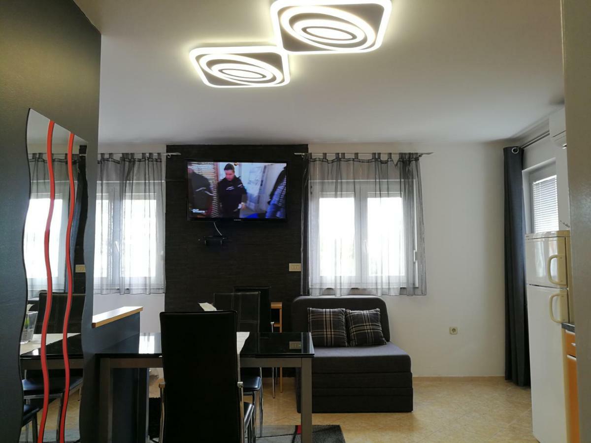 Palladium City Center Apartments Макарська Екстер'єр фото
